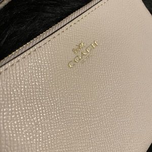 Coach wristlet wallet | Cream